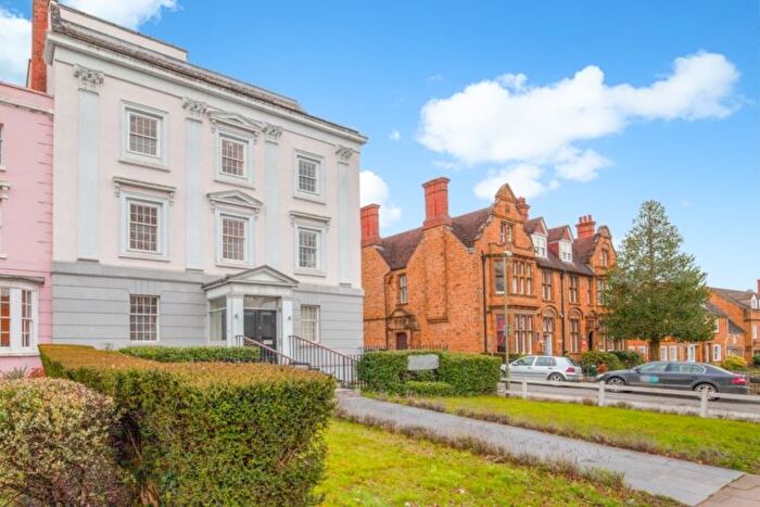 2 Bedroom Flat To Rent In South Bar Street, Banbury, OX16