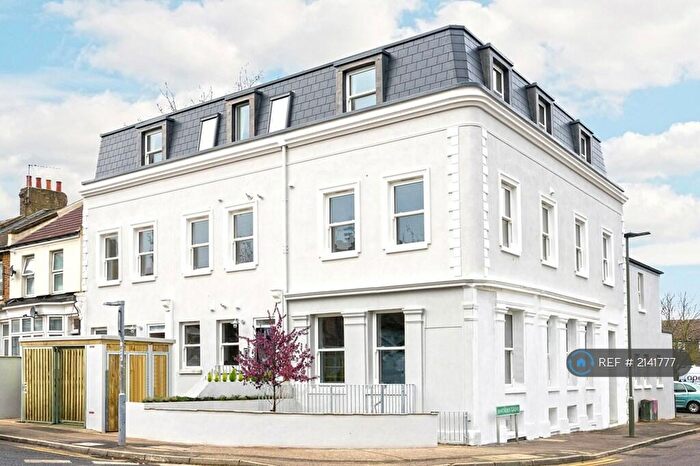 2 Bedroom Flat To Rent In Maple Road, London, SE20