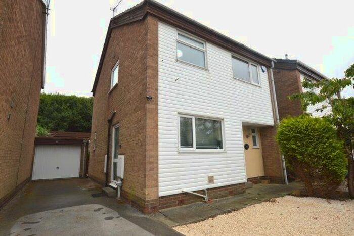 3 Bedroom Detached House To Rent In Farm Close, Dronfield, S18