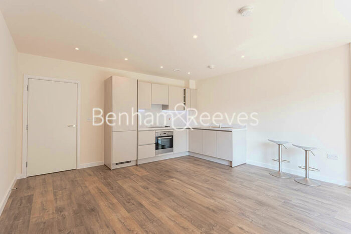 1 Bedroom Apartment To Rent In Buttercup Apartments, Mill Hill East, NW7