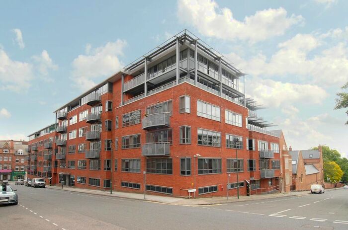 2 Bedroom Flat To Rent In Parkgate, NG1