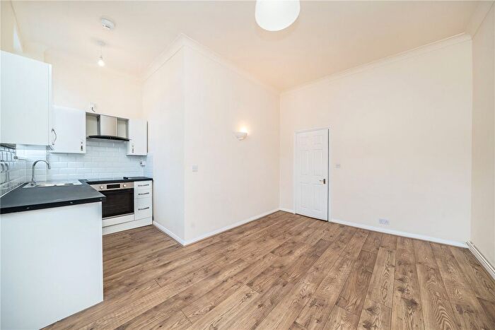 2 Bedroom Flat To Rent In Comeragh Road, London, W14