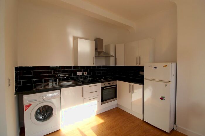 2 Bedroom Flat To Rent In London Road, London, SW16