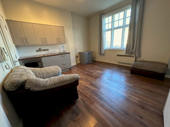 Studio To Rent In High Street, Swadlincote, Derbyshire, DE11