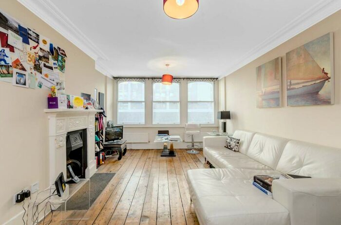 1 Bedroom Flat To Rent In Rosebery Avenue, Clerkenwell, London, EC1R