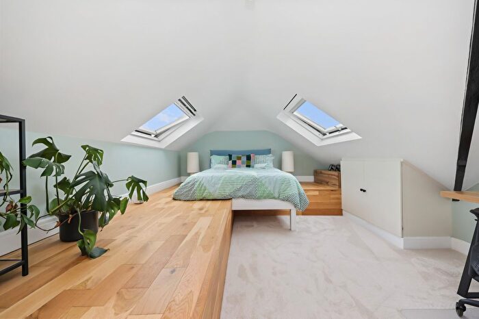 1 Bedroom Flat For Sale In Earlsfield Road, Earlsfield, SW18
