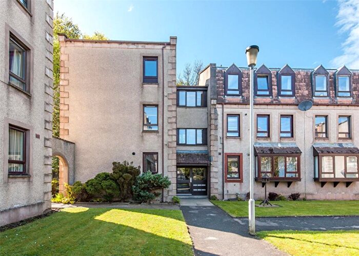 2 Bedroom Flat To Rent In Carron Gardens, Stonehaven, AB39