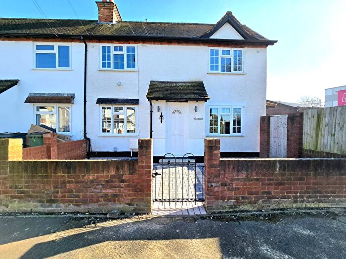 2 Bedroom Semi-Detached House To Rent In Headstone Lane, Harrow, HA3