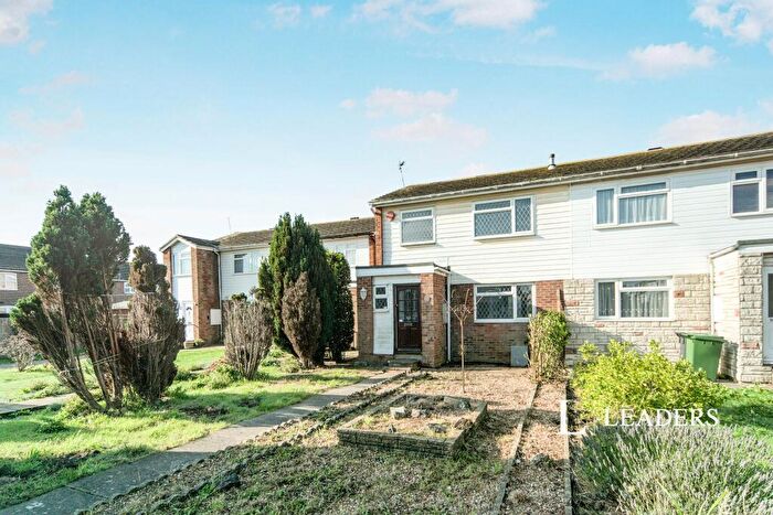 3 Bedroom Semi-Detached House To Rent In Filder Close, BN22
