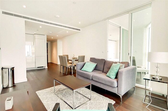 2 Bedroom Flat To Rent In Sky Gardens, Wandsworth Road, London, SW8