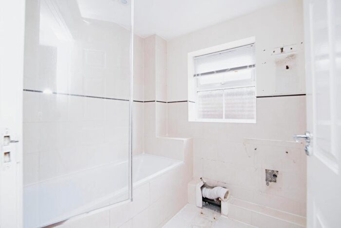 2 Bedroom Flat For Sale In Outram Road, Croydon, CR0