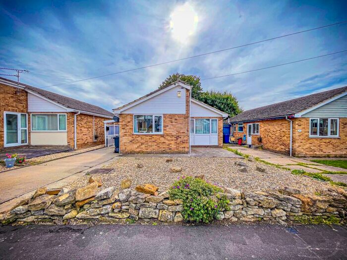 2 Bedroom Detached Bungalow To Rent In Fern Grove, Cherry Willingham, Lincoln, LN3