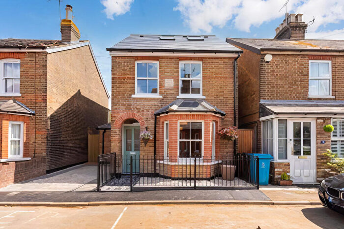 4 Bedroom Detached House For Sale In Northfield Road, Windsor, SL4