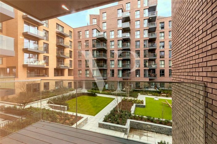 2 Bedroom Apartment To Rent In Willowbrook House, Woodberry Downs, Finsbury Park, London, N4