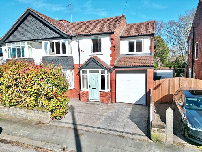 5 Bedroom Semi Detached House For Sale In Roebuck Lane, Sale, Greater Manchester, M33