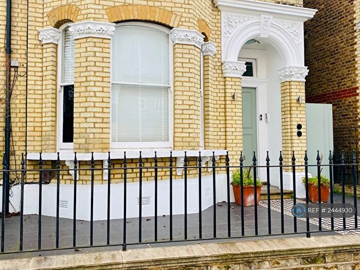 2 Bedroom Flat To Rent In Malwood Road, London, SW12