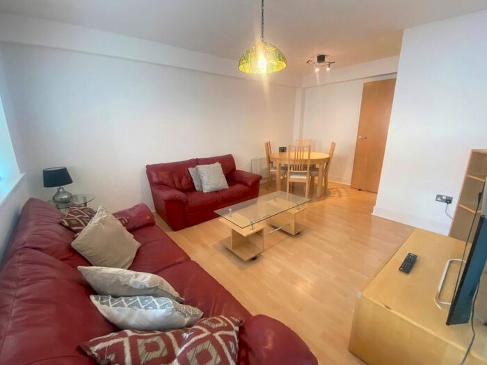 2 Bedroom Flat To Rent In Queen Street, City Centre, Glasgow, G1