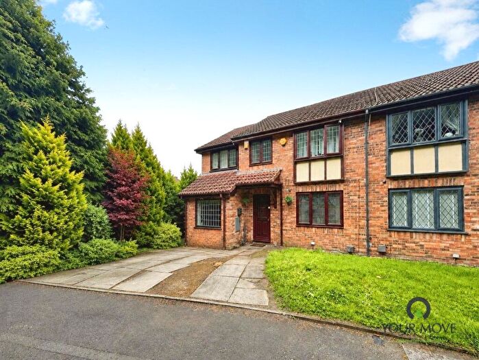 5 Bedroom Semi-Detached House For Sale In Kirkdale Close, Darwen, Lancashire, BB3