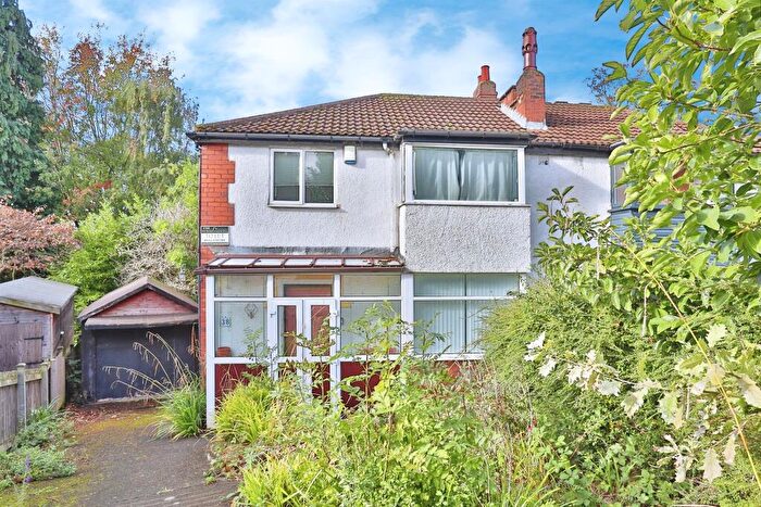 3 Bedroom Semi-Detached House For Sale In Springbank Crescent, Leeds, LS6