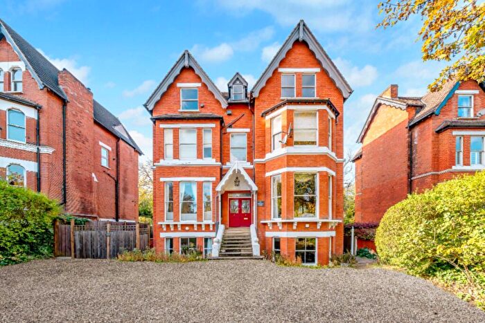 2 Bedroom Apartment For Sale In Gipsy Hill, London, SE19