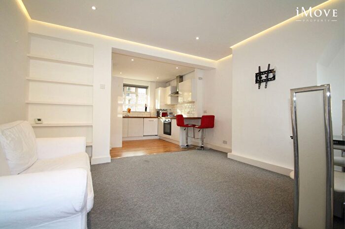 2 Bedroom Flat For Sale In Kingswood Estate, London, SE21