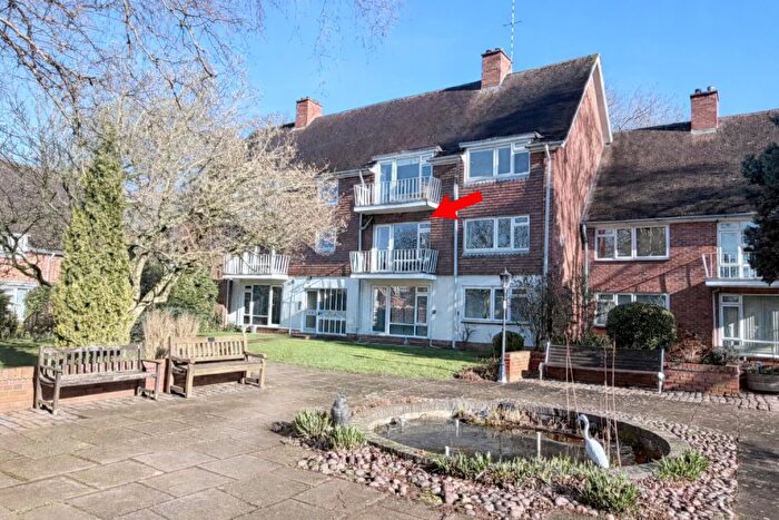 2 Bedroom Flat For Sale In Archery Fields, Bridge End, Warwick, CV34