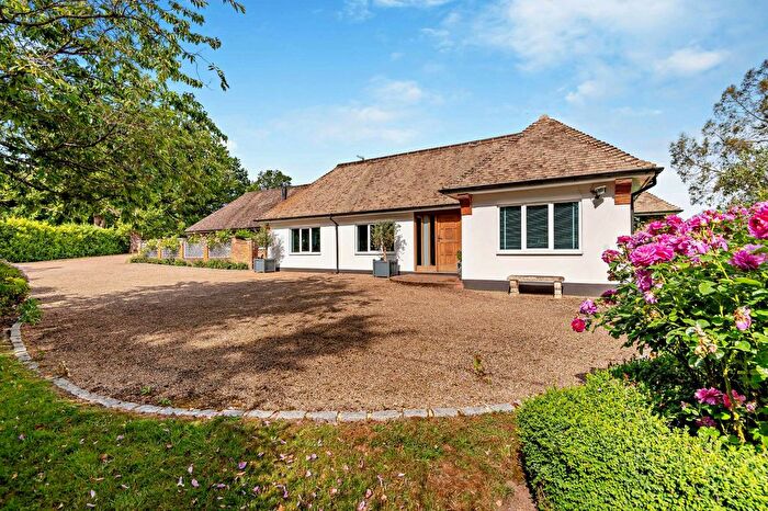 4 Bedroom Bungalow For Sale In Watts Cross Road, Hildenborough, Tonbridge, Kent, TN11