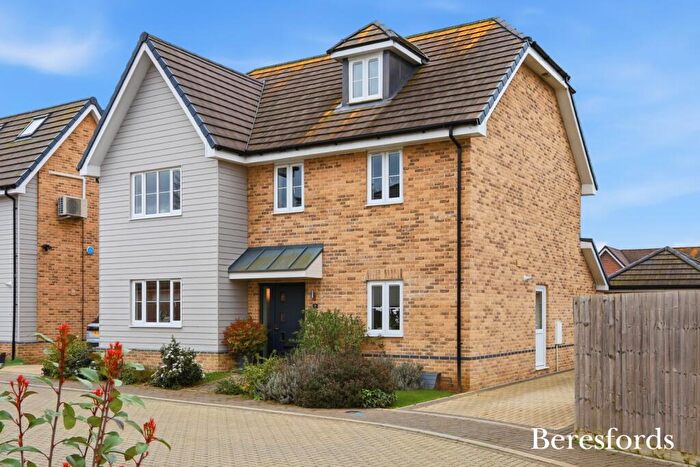 5 Bedroom Detached House For Sale In Oaklands Close, Dunmow, CM6