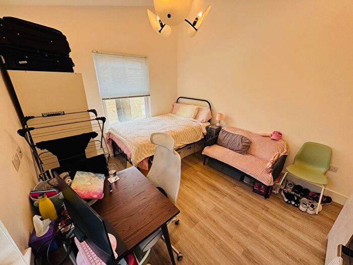 Studio To Rent In Rita Road, London, SW8