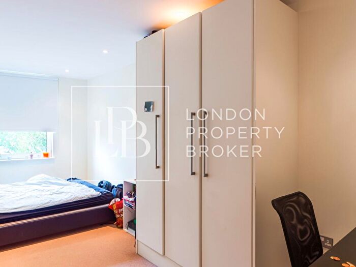 3 Bedroom Apartment To Rent In Indescon Square, London, E14