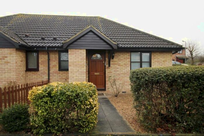 1 Bedroom Bungalow To Rent In Camberley Close, Cheam, Sutton, Surrey, SM3