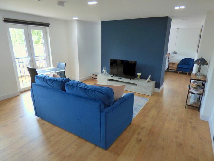 1 Bedroom Flat To Rent In Pontargothi, Carmarthen, Carmarthenshire, SA32