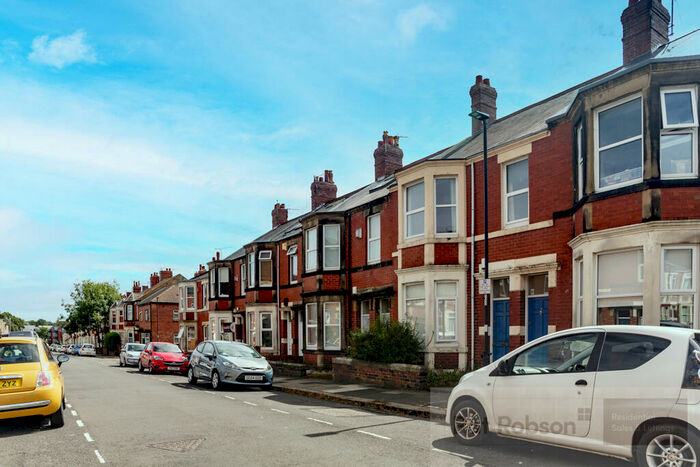 3 Bedroom Apartment To Rent In Shortridge Terrace, Jesmond, Newcastle Upon Tyne, NE2