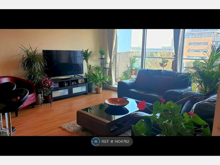 2 Bedroom Flat To Rent In Basin Approach, London, E16