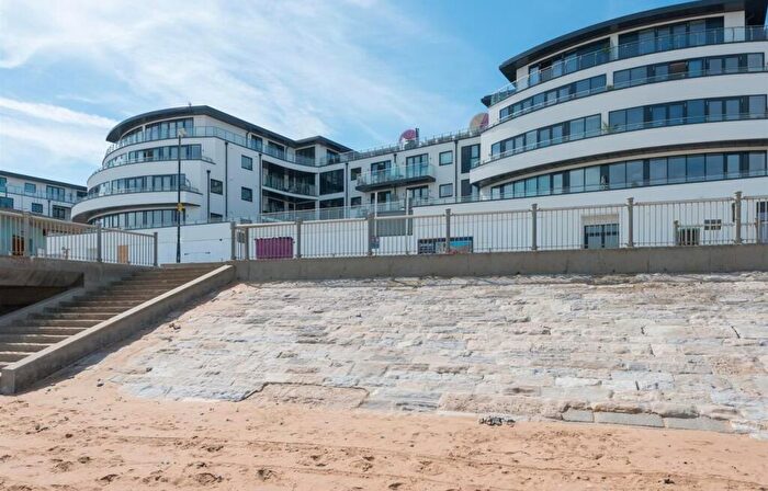 2 Bedroom Flat For Sale In Beach Drive, Ramsgate, CT11