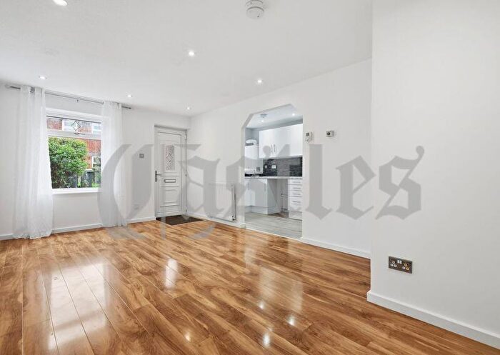 1 Bedroom Flat For Sale In Portland Road, South Tottenham, N15