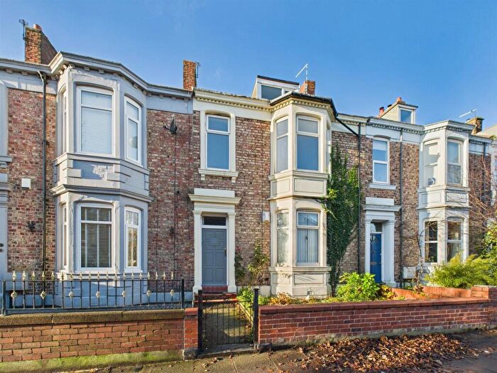 3 Bedroom Maisonette For Sale In Washington Terrace, North Shields, NE30