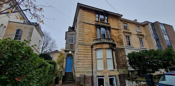 3 Bedroom Flat To Rent In Westfield Park, Redland, Bristol, BS6