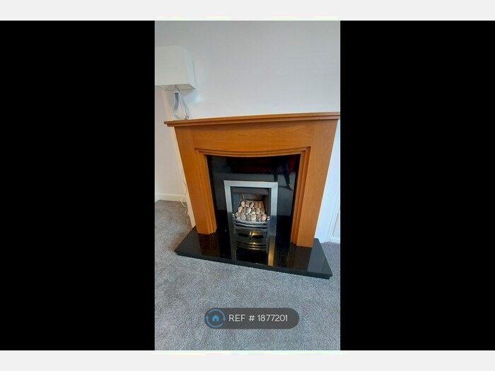 2 Bedroom Terraced House To Rent In West View, Bradford, BD17