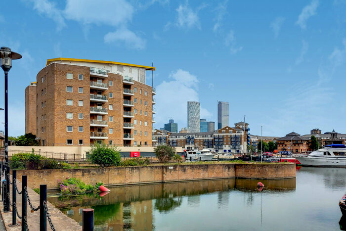 2 Bedroom Flat To Rent In Basin Approach, London, E14