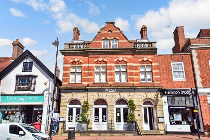 1 Bedroom Apartment For Sale In High Street, East Grinstead, West Sussex, RH19