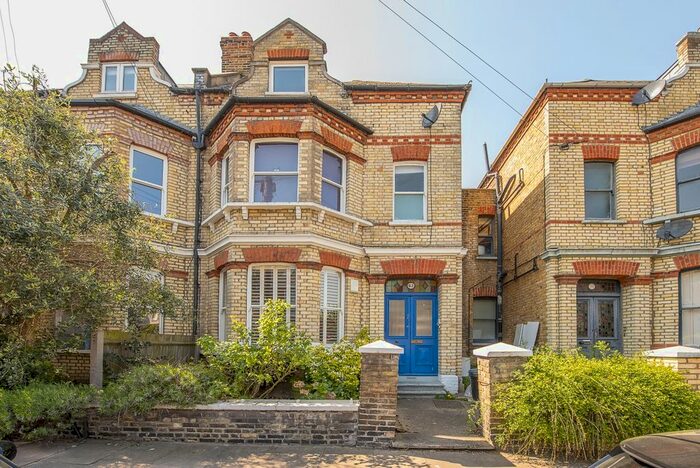 2 Bedroom Flat To Rent In Cromford Road, London, SW18