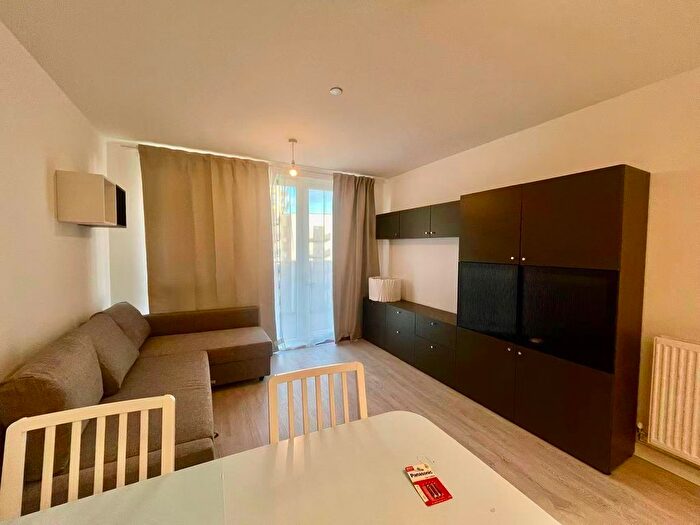 1 Bedroom Flat To Rent In Caturra Court, Cranton Avenue, Hayes, UB3