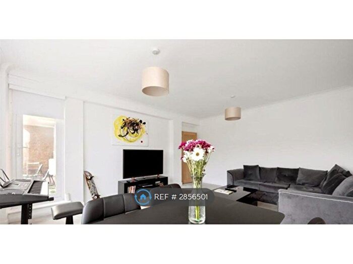 2 Bedroom Flat To Rent In Incl All Bills, Hove, BN3