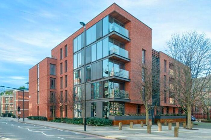 1 Bedroom Flat To Rent In Vauxhall Bridge Road, London, SW1V