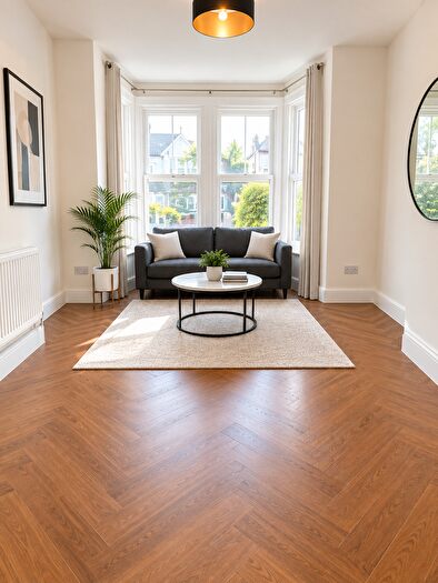 2 Bedroom Flat To Rent In Seymour Gardens, Ilford, IG1