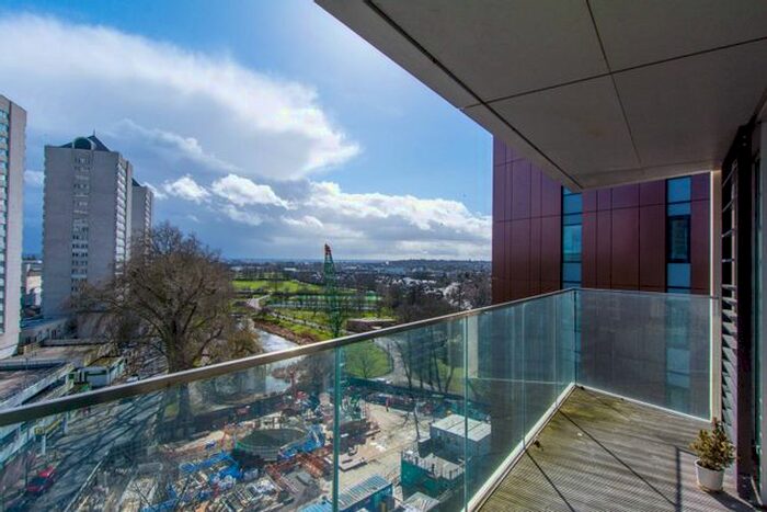 2 Bedroom Flat To Rent In Buckhold Road, Wandsworth, London, SW18