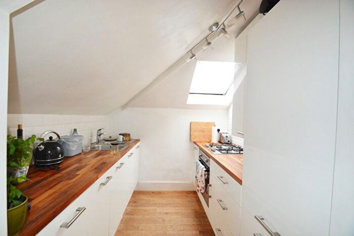 2 Bedroom Flat To Rent In Stunning Flat In Period Conversion, Brondesbury, NW6
