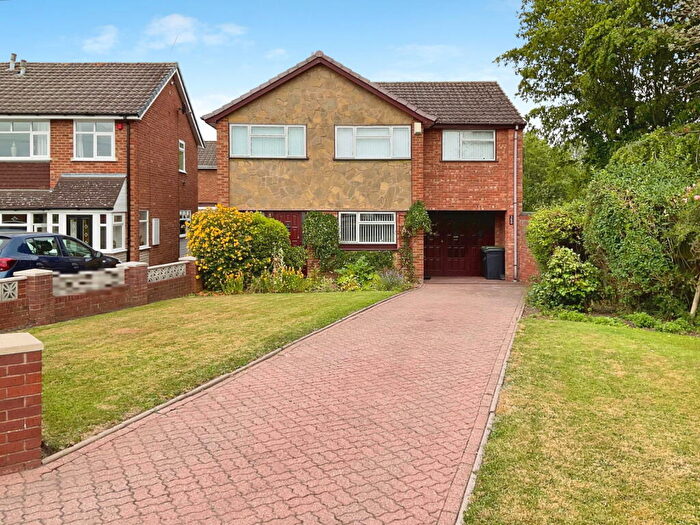 4 Bedroom Detached House For Sale In Vernier Avenue, Kingswinford, DY6
