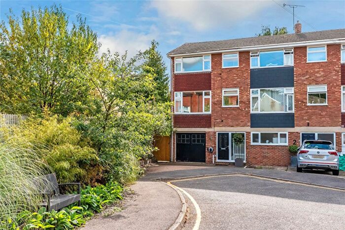 4 Bedroom End Terrace House For Sale In Meadow Close, Sevenoaks, Kent, TN13